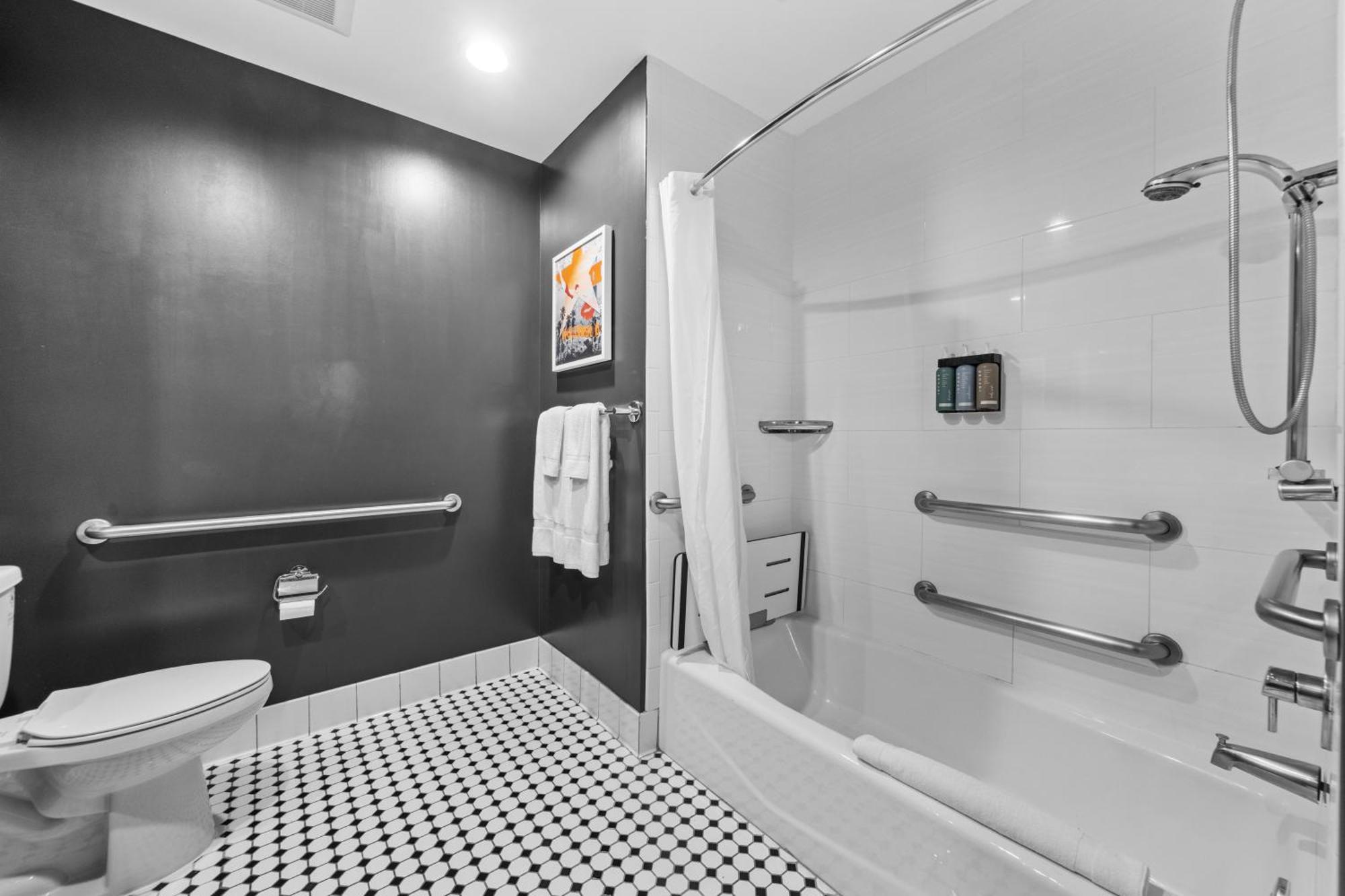 Hollywood Le Bon Hotel 2*