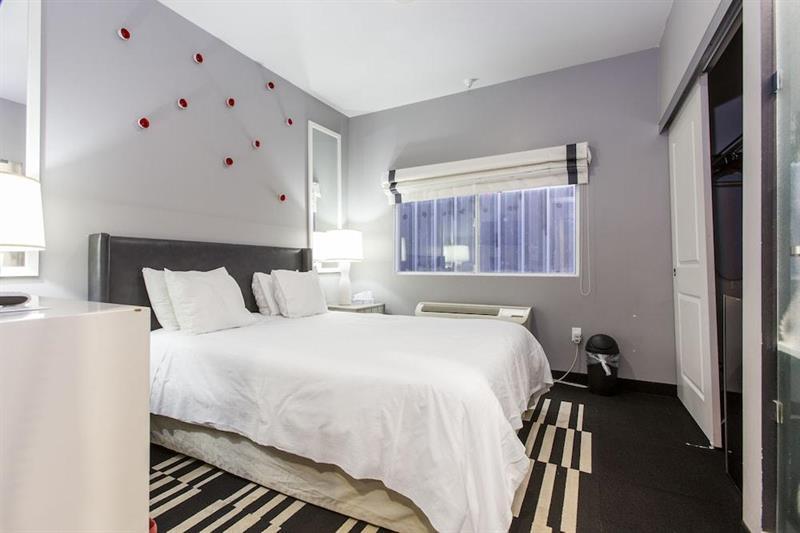 Hollywood Le Bon Hotel 2*